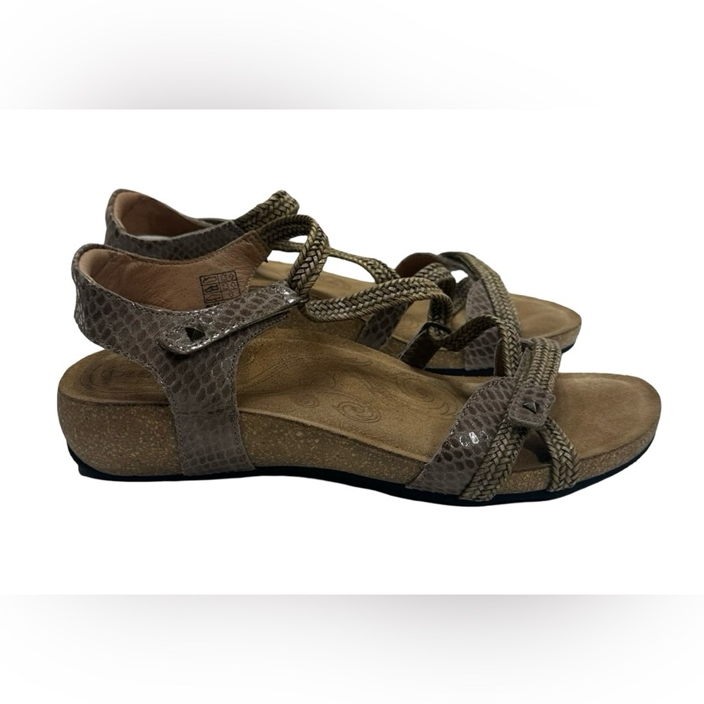Taos Sz EU 42 (US 11-11.5) Trulie Ankle Strap Brown Braided Wedge Sandal EUC - Picture 2 of 10
